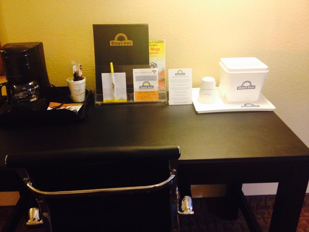 Days Inn By Wyndham Moab Luaran gambar